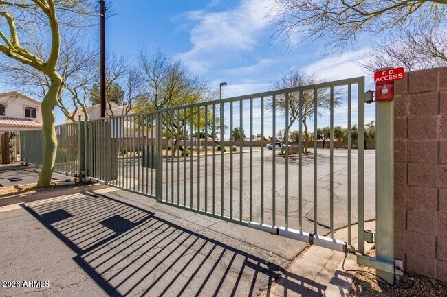 Building Photo - 18811 N 19th Ave