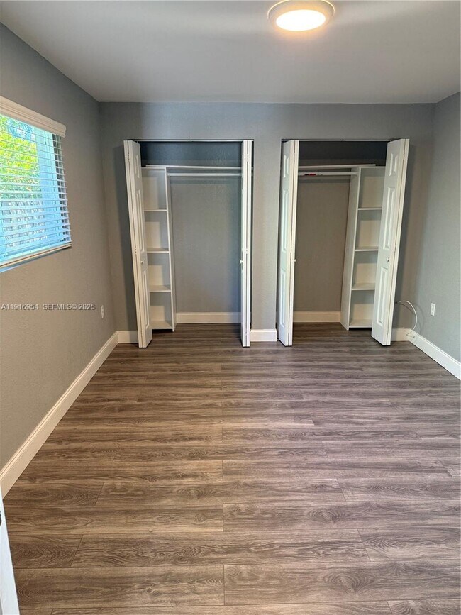 Building Photo - 291 NE 112th St