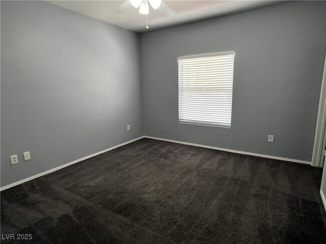 Building Photo - 6905 Cobre Azul Ave