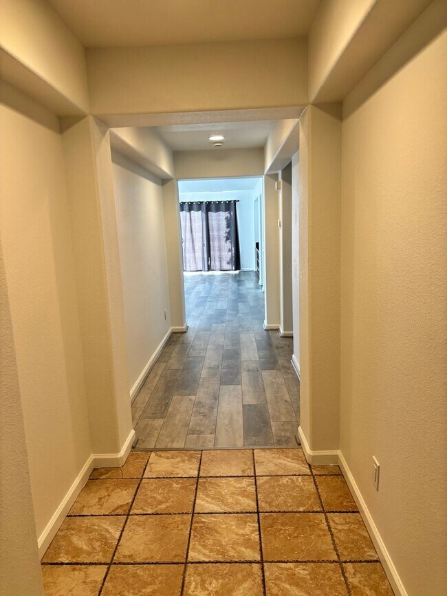 Building Photo - BEAUTIFUL, SPACIOUS,  4 BEDROOM, 2 BATHROO...