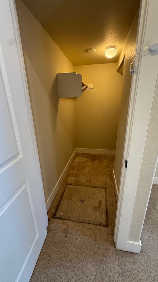 Building Photo - Beautiful 4-Bedroom Home for Lease in the ...