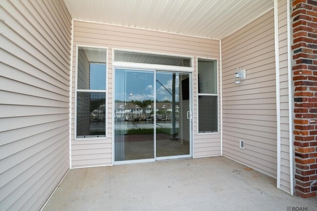 Building Photo - 12386 River Highlands Dr