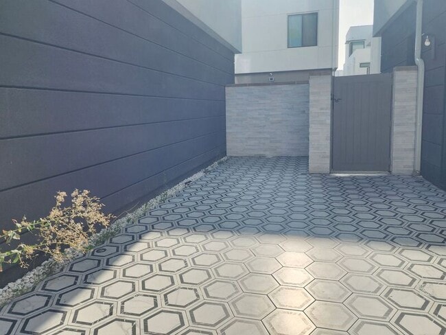 Building Photo - 16332 Dawn Wy