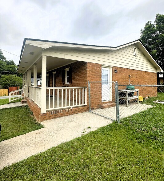 Building Photo - 11 Quail Ct NW