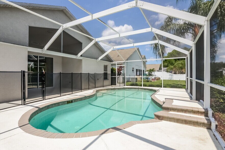 Building Photo - 3844 Judson Dr