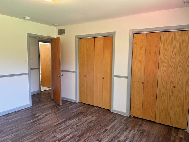 Building Photo - 4115 Rivercrest Dr