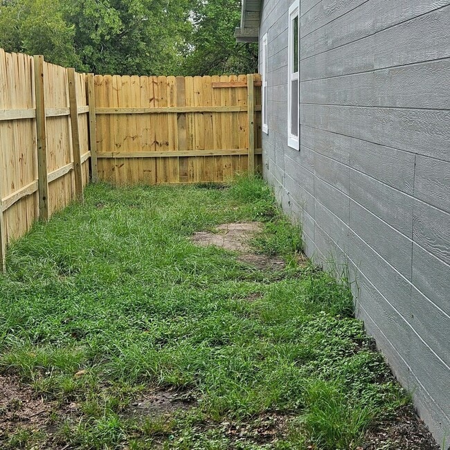 Building Photo - 1403 E 4th Ave