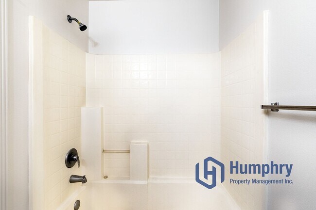 Building Photo - Charming two bedroom property