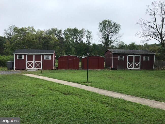 Building Photo - 1091 Benjamin Franklin Hwy