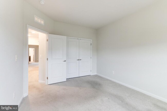 Building Photo - 7071 Darbey Knoll Dr