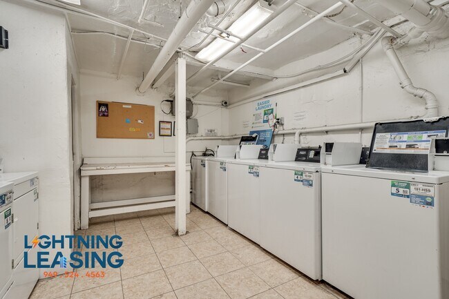 Building Photo - 1518 Wilton Pl