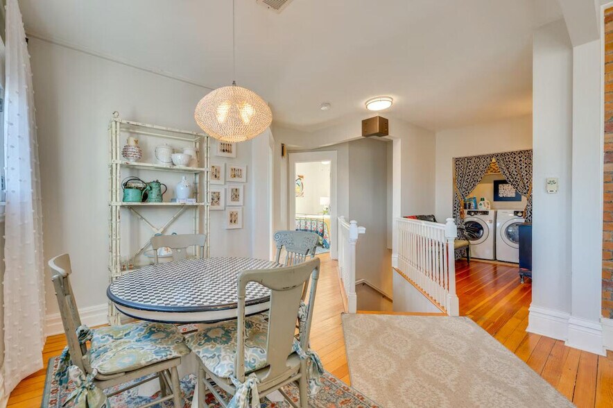 Building Photo - 2503 Broadway