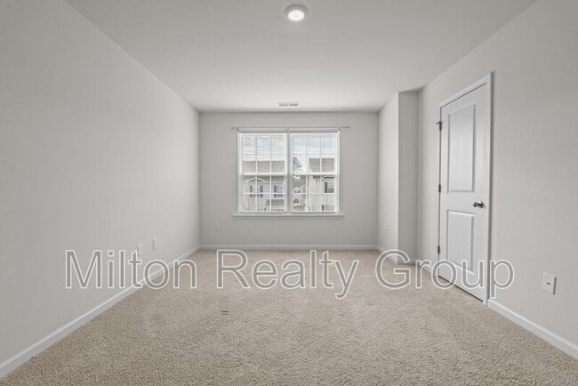 Building Photo - 122 March Crk Dr