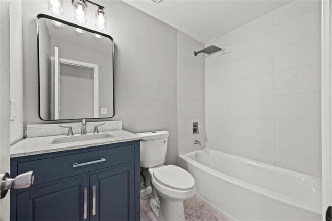 Building Photo - 53 Lucia Dr SE