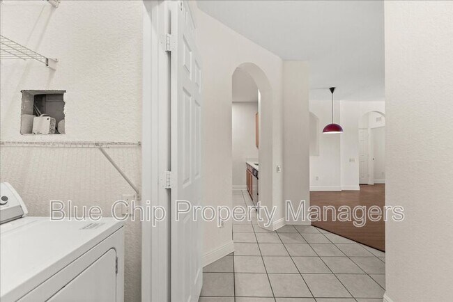 Building Photo - 6402 Cava Alta Dr