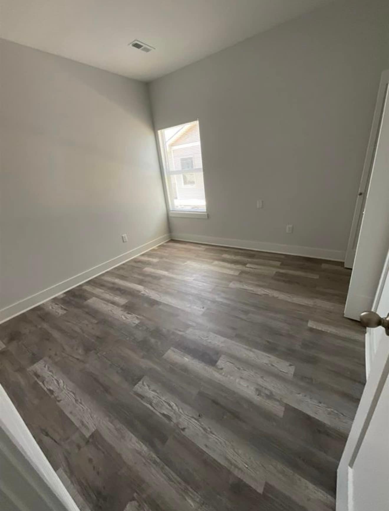Building Photo - 5480 Colburn Ct E