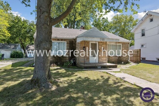 Building Photo - 123 S Masters Ct
