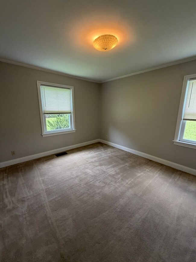Building Photo - Country Rental on Approximately 1.9 Acres With 4 Bedrooms!