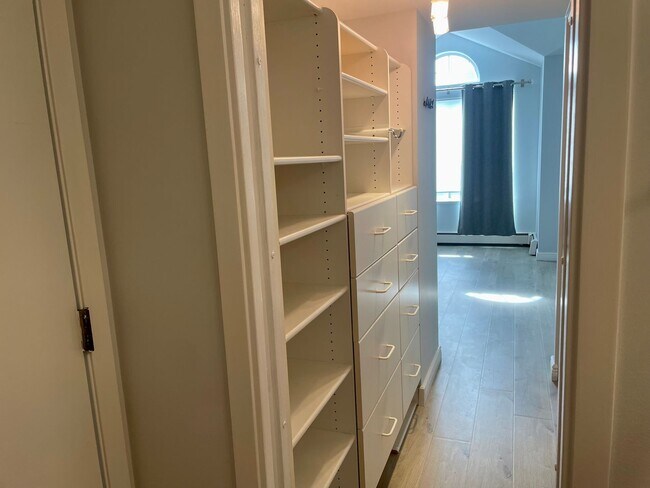 Building Photo - Luxury 2 Bedroom Condo in Centennial Lakes...