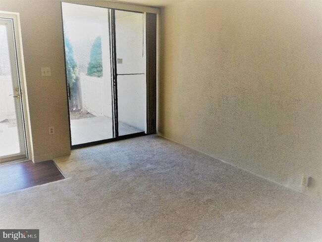 Building Photo - 1411 Forest Ln