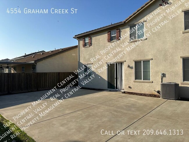 Building Photo - Gorgeous Stockton 4 Bedroom  3 Bathroom Home