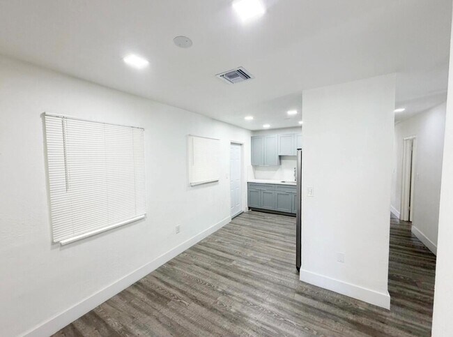 Building Photo - 1135 NW 127th St