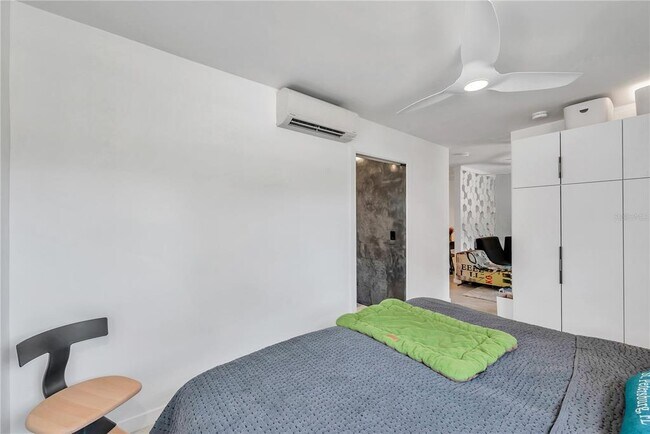 Building Photo - 224 6th Ave N