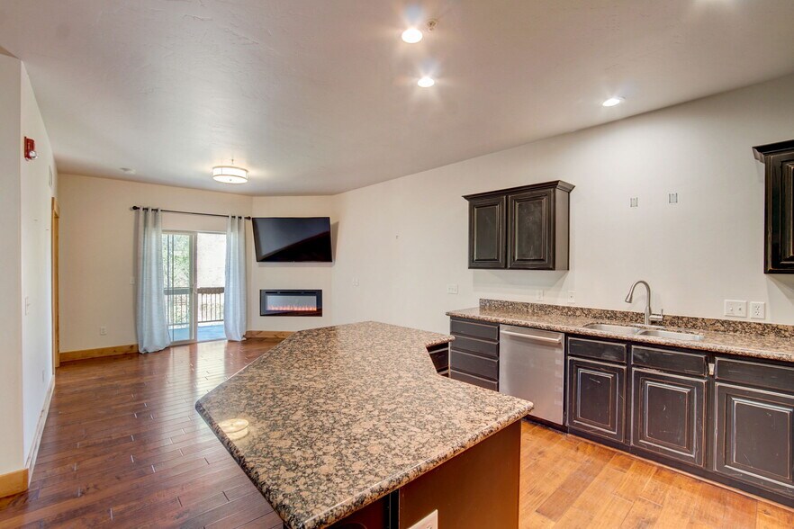 Building Photo - 5519 Lillehammer Ln