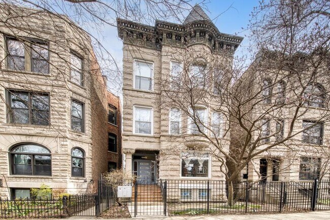 Building Photo - 4 bedroom in Chicago IL 60622