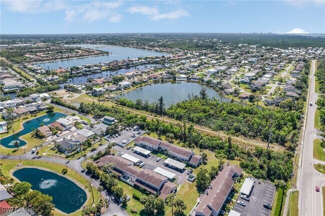 Building Photo - 6091 Lakefront Dr