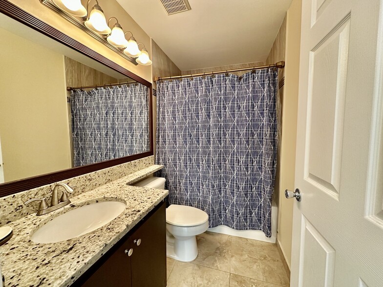 Building Photo - 1230 Reserve Way
