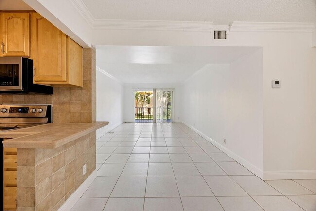 Building Photo - 470 NW 20th St