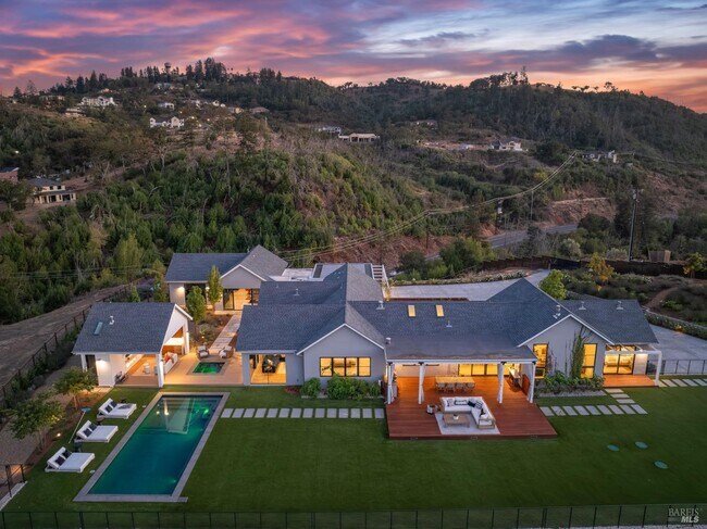 Building Photo - 987 Mark West Springs Rd