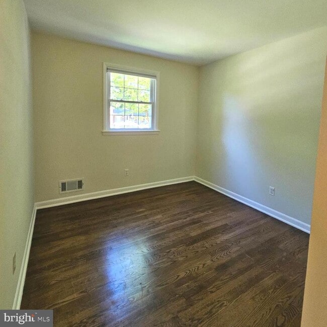 Building Photo - 8925 Falling Creek Ct