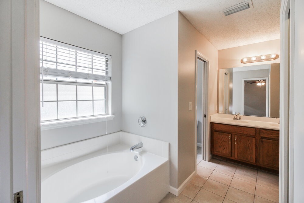 Building Photo - 13967 Ridgewick Dr