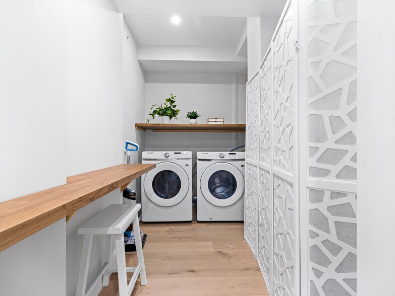 Building Photo - 566 Dorchester Ave