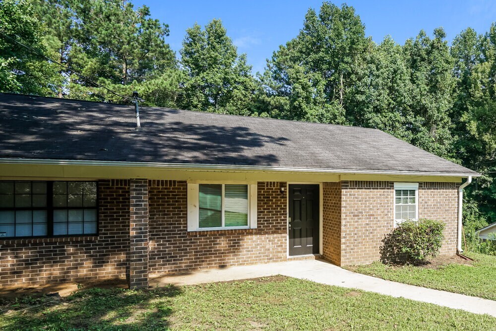 Building Photo - 8373 Warren Dr