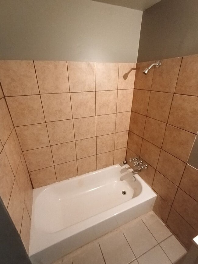 Building Photo - 4 bedroom 2 bath brick colonial NOW AVAILA...