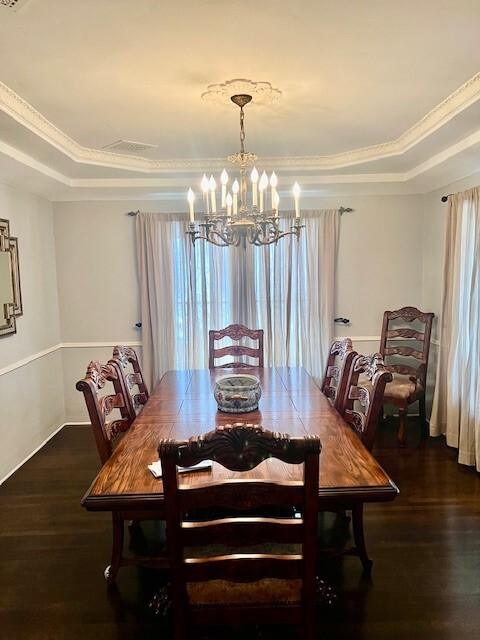 Dining room - 1039 S Alfred St