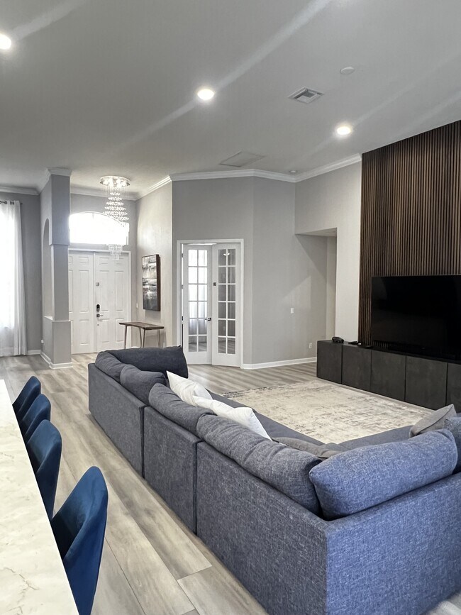 Building Photo - 14120 Reflection Lakes Dr