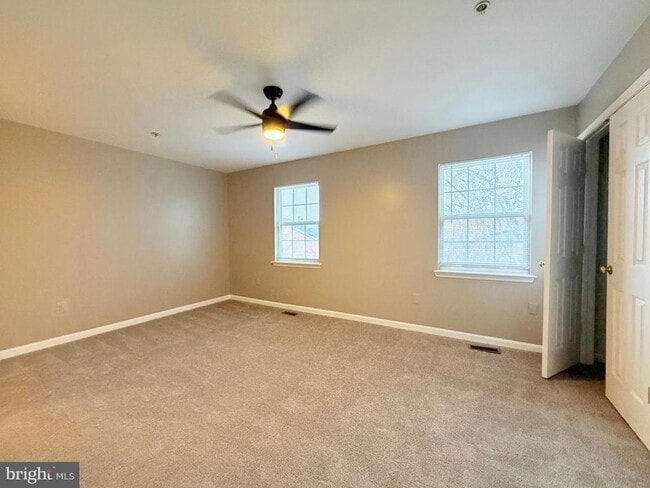 Building Photo - 4805 Cowslip Ct