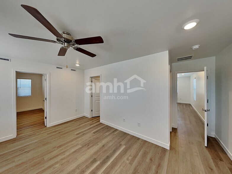 Building Photo - 6513 E Paseo Alga