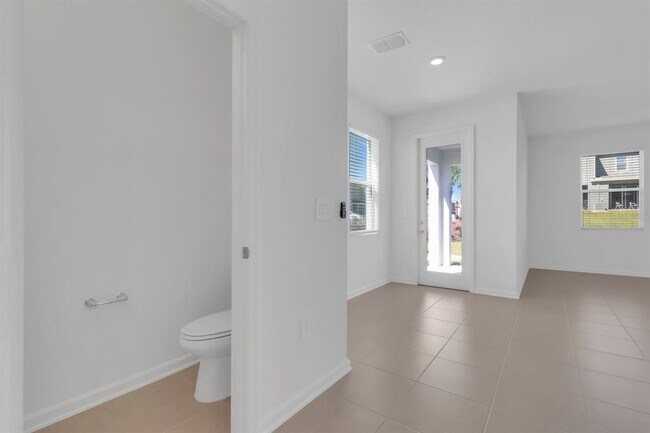 Building Photo - 2803 Maloof Dr