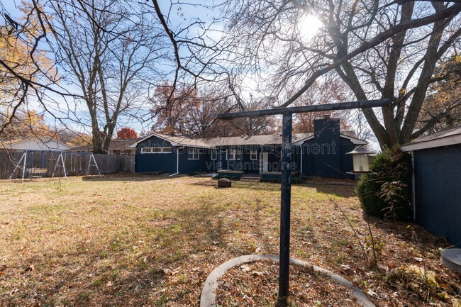 Building Photo - 6002 E 8th St N