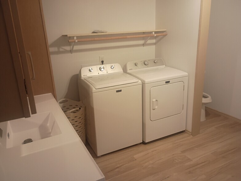 Building Photo - 738 Old Pin Oak Rd