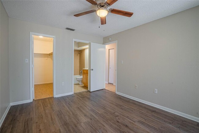 Building Photo - 748 Zella Ln