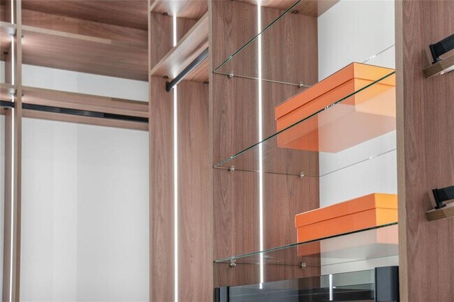 Building Photo - 1736 Cox Rd