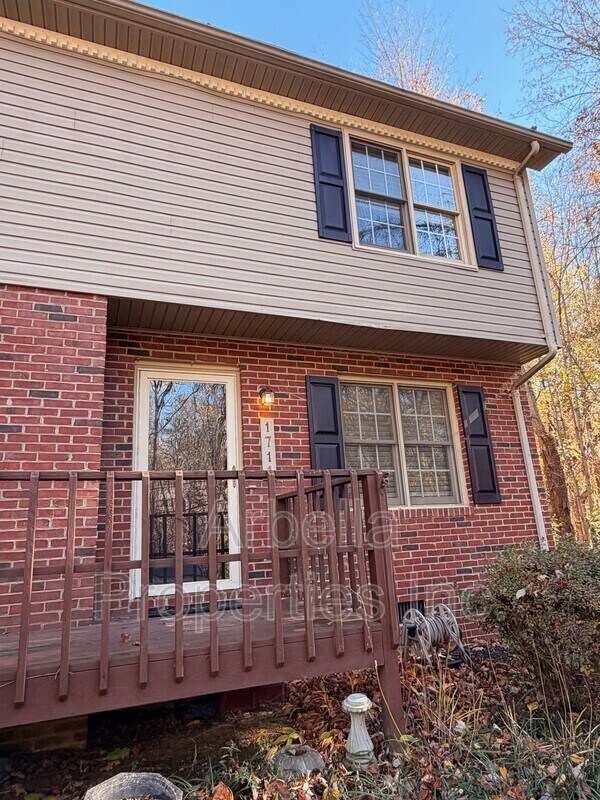 Primary Photo - 1711 Herrin Dr