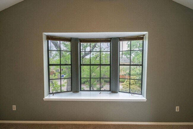 Building Photo - 11901 Swearingen Dr