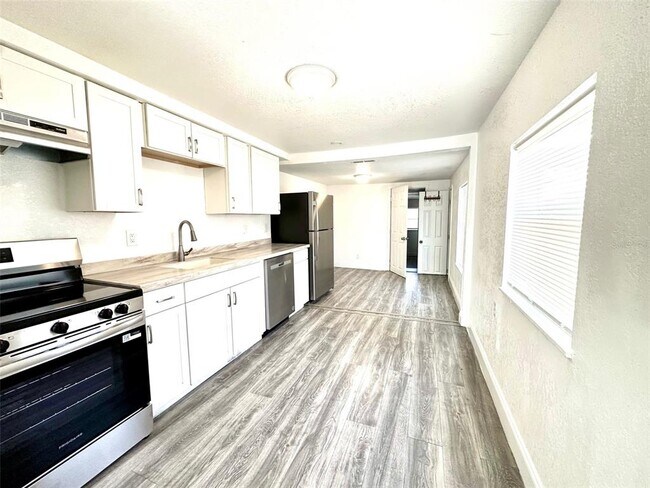 Building Photo - 3905 54th Ave N